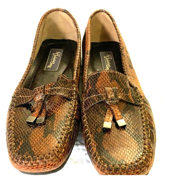 St. John's Bay Shoes - 🍂 St. John’s bay snake skin loafer